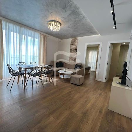 Yacht Club 573 Apartment ดูร์เรส ภายนอก รูปภาพ